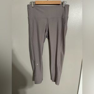 Under armor cropped leggings